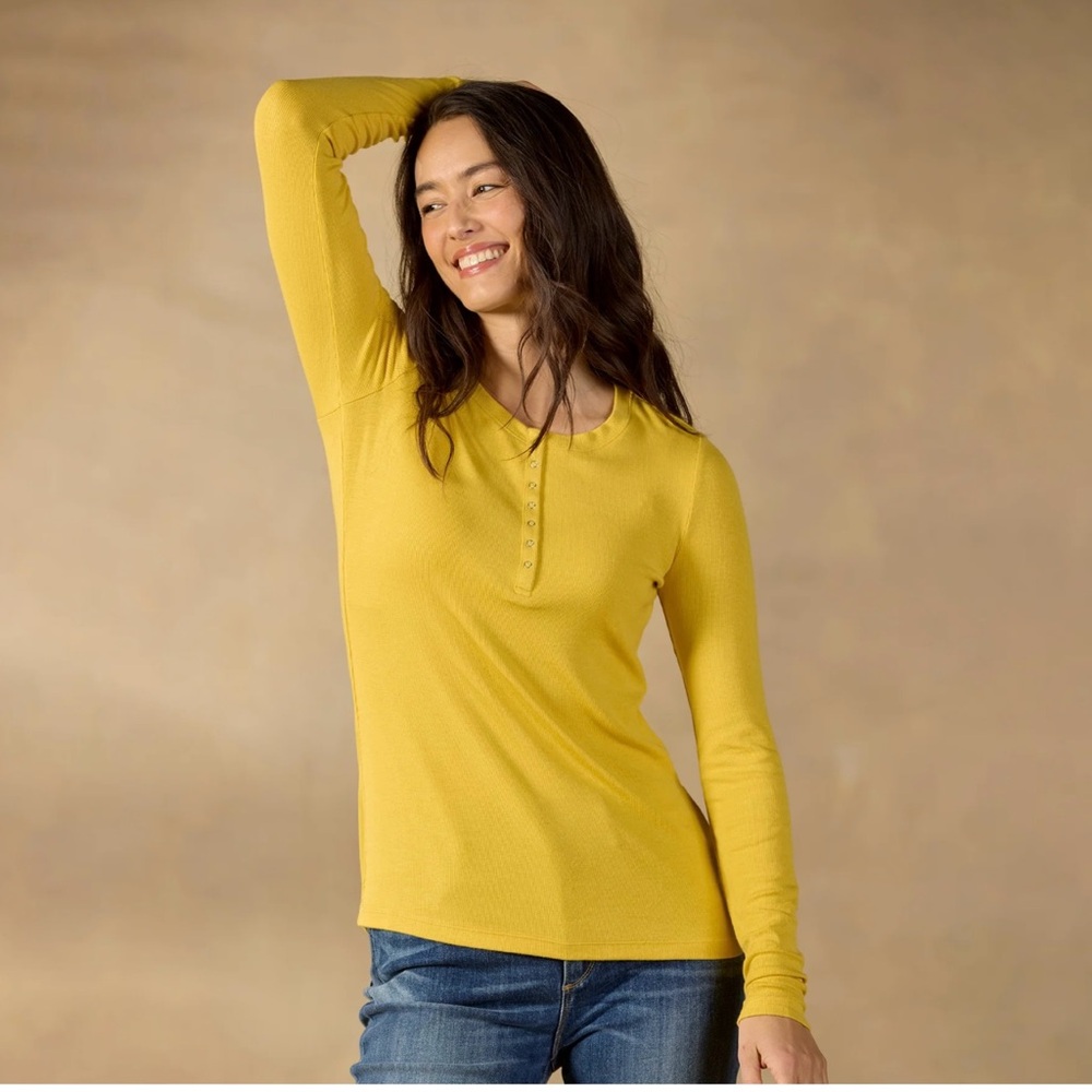 NWT Sundance Women’s Light As Air Henley Yellow Top Long‎ Sleeve Size L